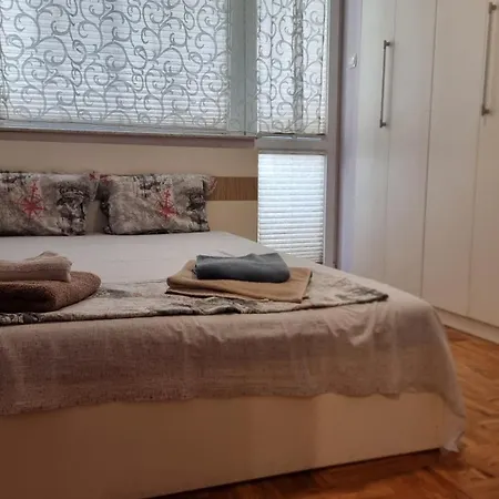 Apartament Two Close To Center,